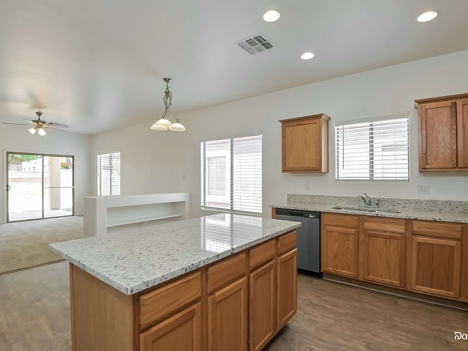 4 bed, 2.0 bath, 1872 sqft, $1,955 — Photo 3
