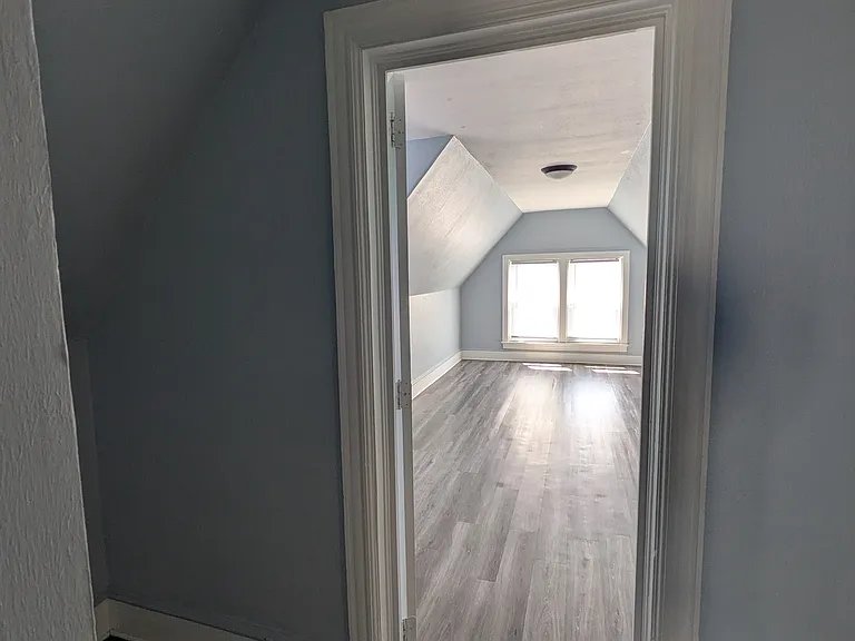 3rd Floor Bedroom A