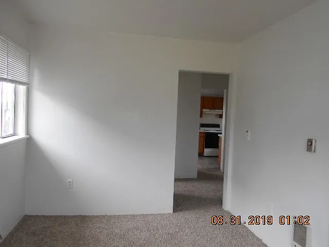 313 N E St — Photo 15