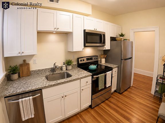 5th image of 1461 Beacon St #42