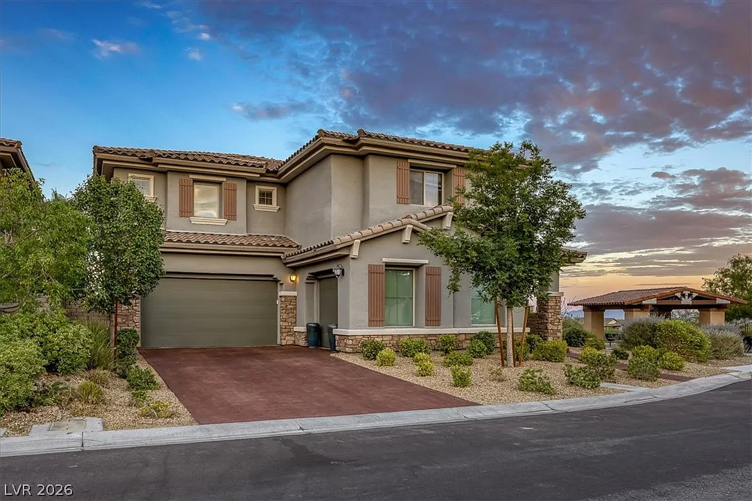 5 bed, 4.5 bath, 4067 sqft, $9,000 — Photo 2