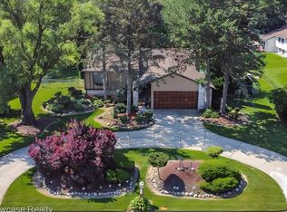 5231 Bantry Dr, West Bloomfield, MI 48322
