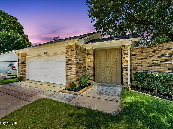 2nd image of 1710 Linfield Way