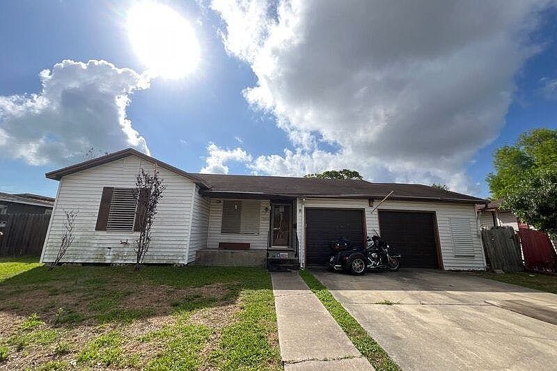1st image of 1009 Vaky St
