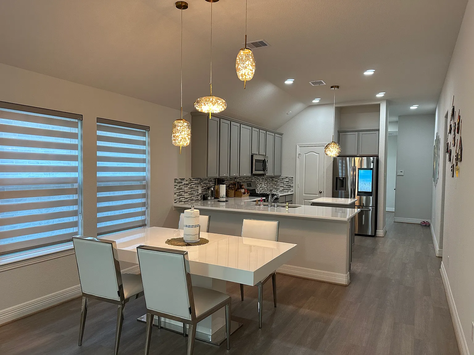 3 bed, 1800 sqft, $2,800 — Photo 2