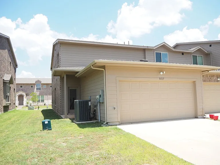 3117 Solana Cir — Photo 6