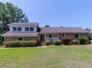 8 Leone Ln, Hanahan, SC 29410