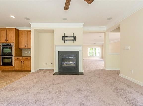 3rd image of 12915 Lake Erie Ln