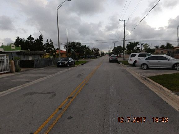 Exterior Neighborhood (street photo)