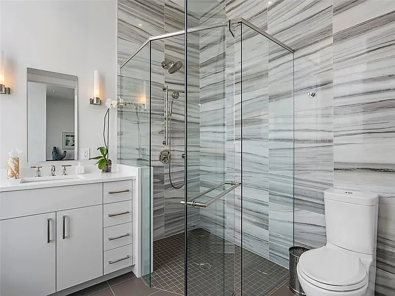 3376 Peachtree Rd #44B — Photo 46