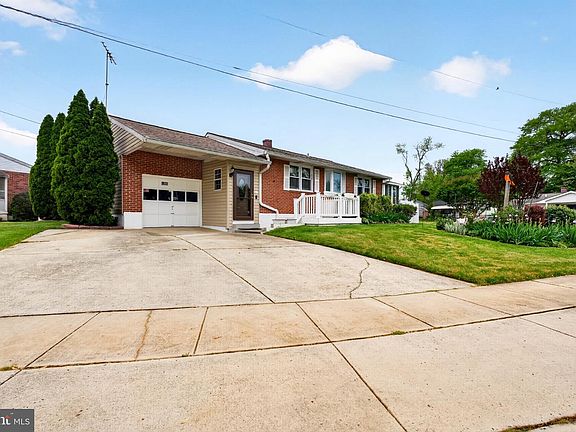 4th image of 1200 Whitman Dr