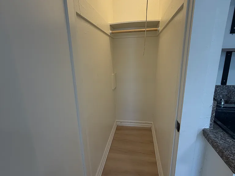 1411 Crenshaw Blvd #5 — Photo 8