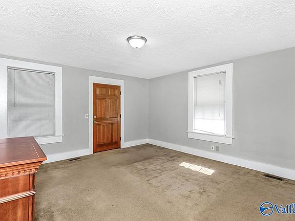 3rd image of 3213 Bradley St SW