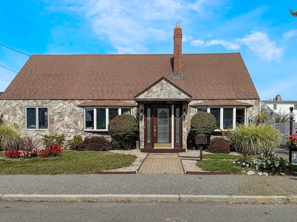 29 Blanchard Ave, Revere, MA 02151