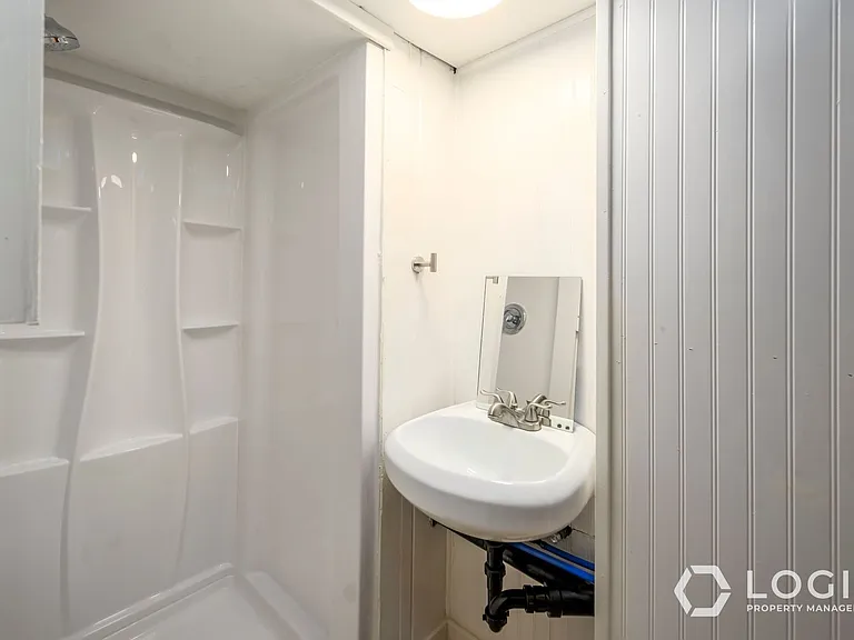 654 32nd St #DOWNSTAIRS — Photo 15
