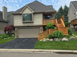 5605 Northcrest Xing, Clarkston, MI
