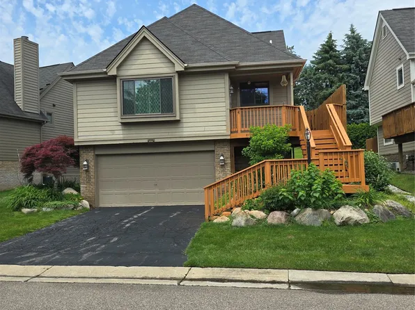 5605 Northcrest Xing, Clarkston, MI 48346