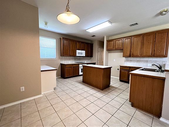 3rd image of 4337 Waskom Dr