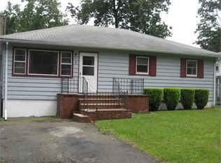 5 Wildwood Rd, Stanhope, NJ 07874