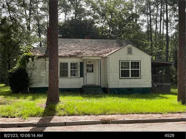 1607 Chesnutt Ave, Tifton, GA 31794