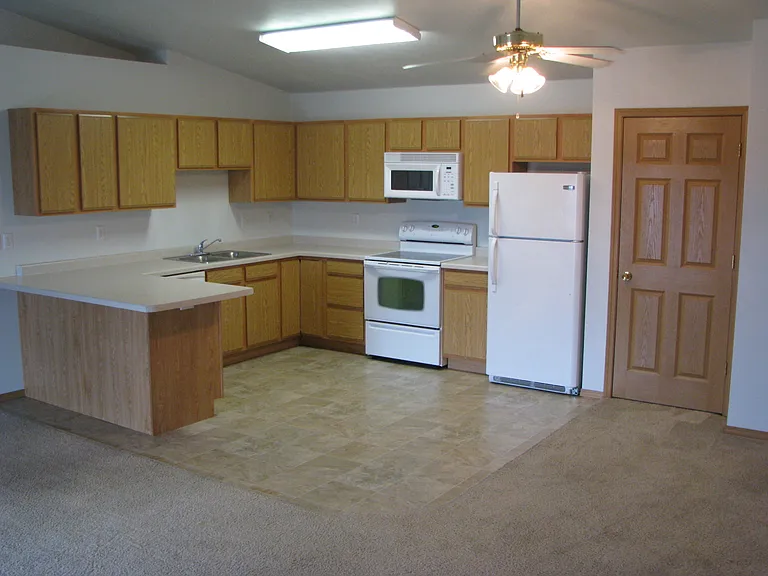 1270 Broadway St — Photo 2