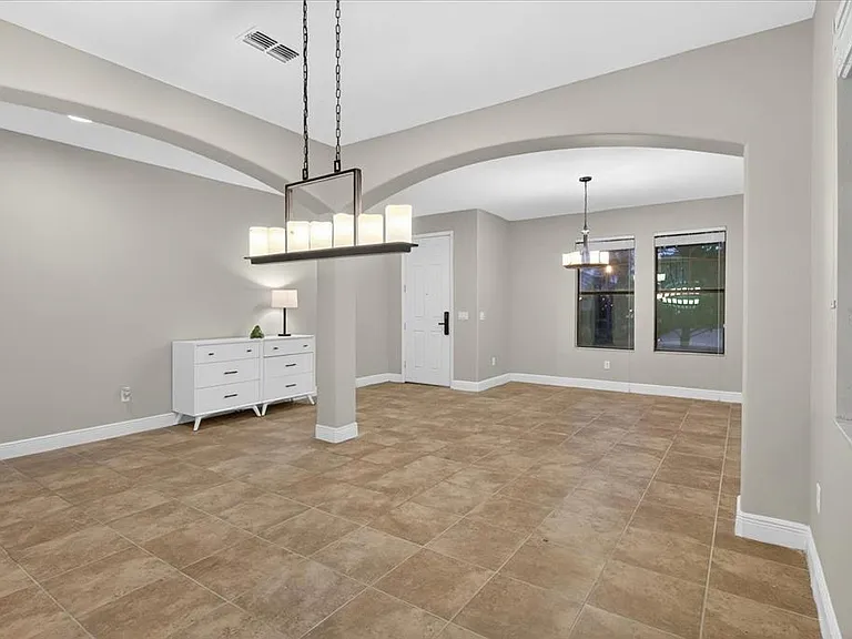1389 Heritage Landings Dr — Photo 14
