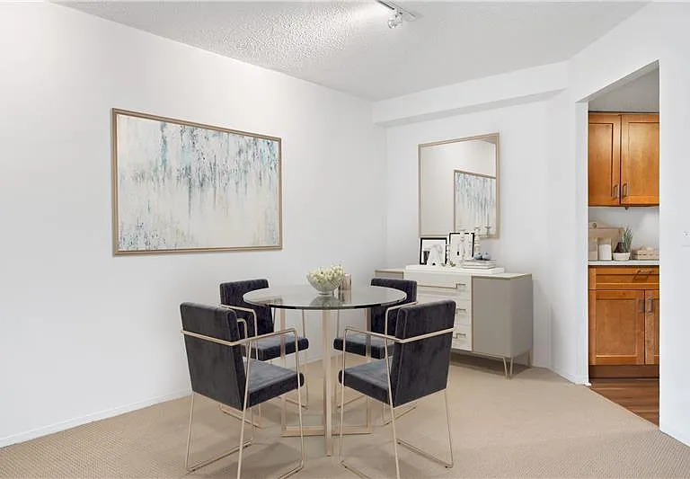 829 N Dearborn St #9 — Photo 3