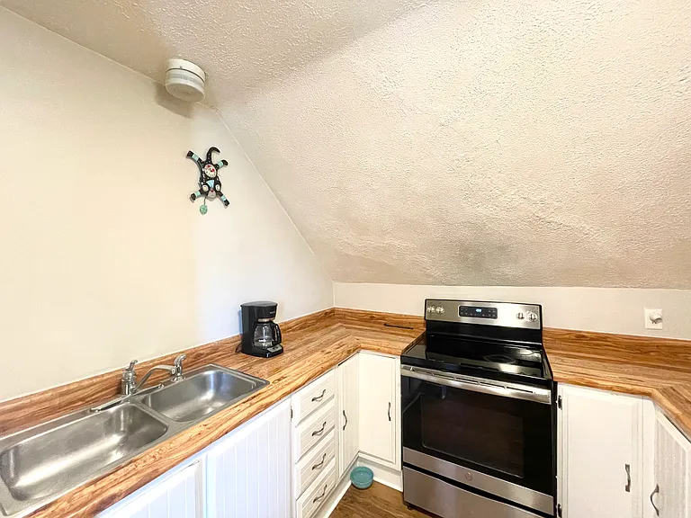 14 Oak St #3 — Photo 8