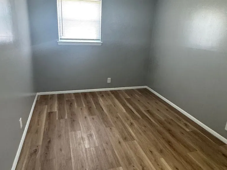 5610 Baylor Dr — Photo 3