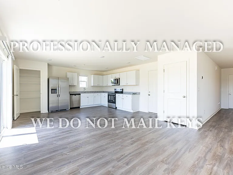 109 Ferry Ct — Photo 7
