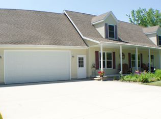 3945 N Lakeshore Rd, Port Hope, MI 48468