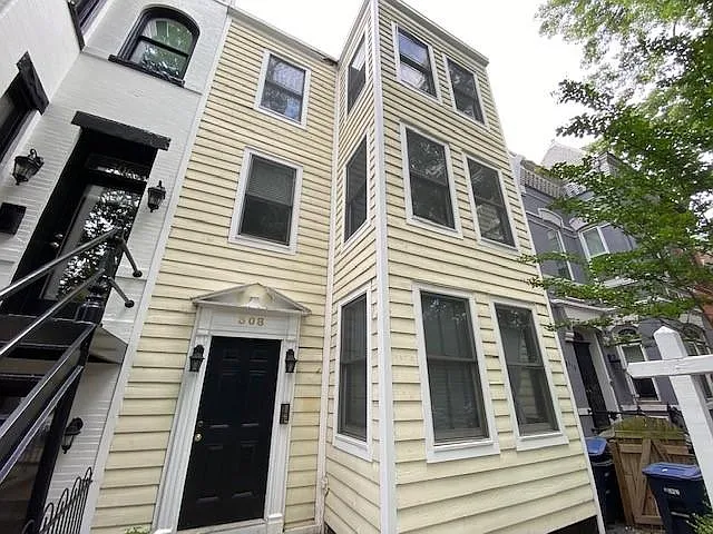 308 3rd St SE #3 — Photo 2