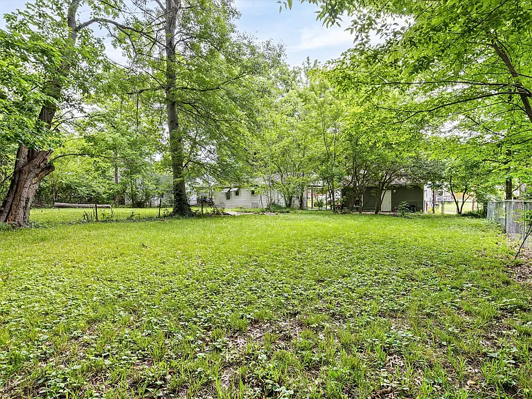 309 Alexander Ave — Photo 16
