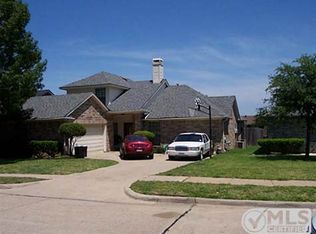 311 Meadowcreek Dr, Mesquite, TX 75150