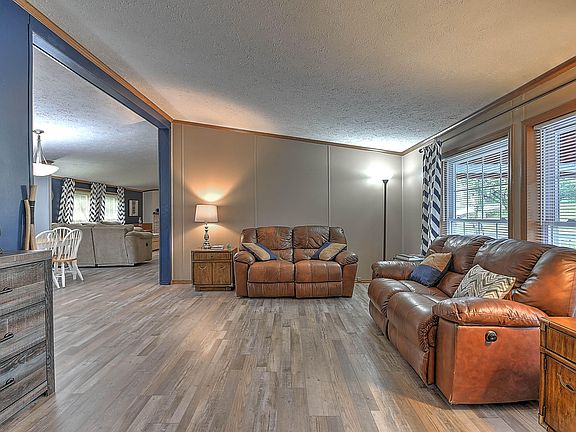 5th image of 134 Grazing Meadows Dr
