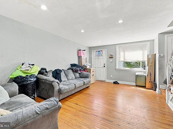 4th image of 1047 Stratford Rd