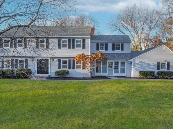 3 Country Club, Mount Sinai, NY 11766