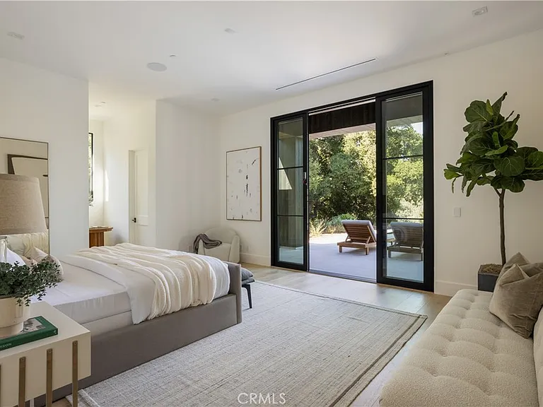 24341 Rolling View Rd — Photo 33