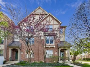 1762 Tudor Ln, Northbrook, IL 60062