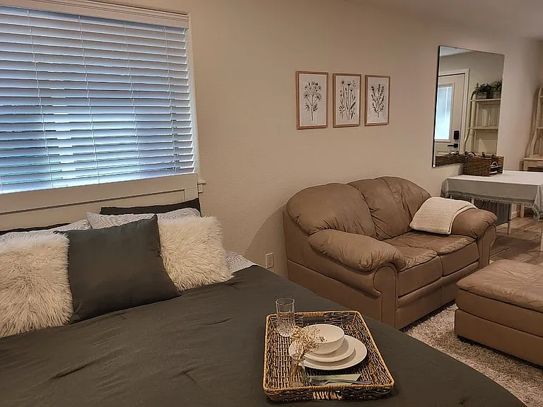 Willow Creek Ln — Photo 11