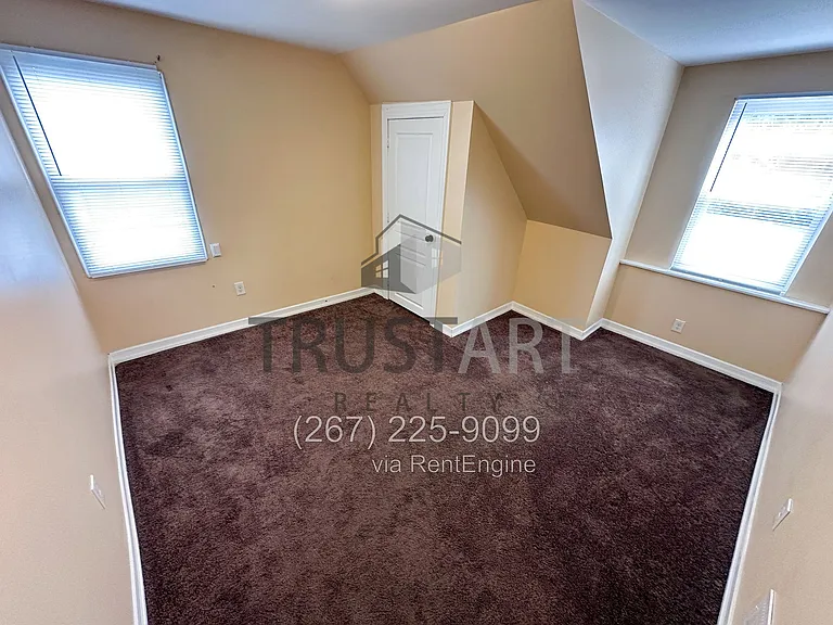 6908 Old York Rd — Photo 23