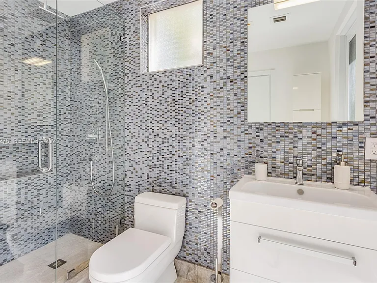 1701 Espanola Dr — Photo 20