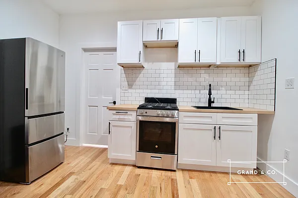 Rented by Grand & Co. | media 11