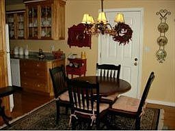 1st image of 2 Lincoln Dr