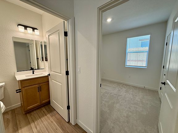 5th image of 4581 Field View Dr