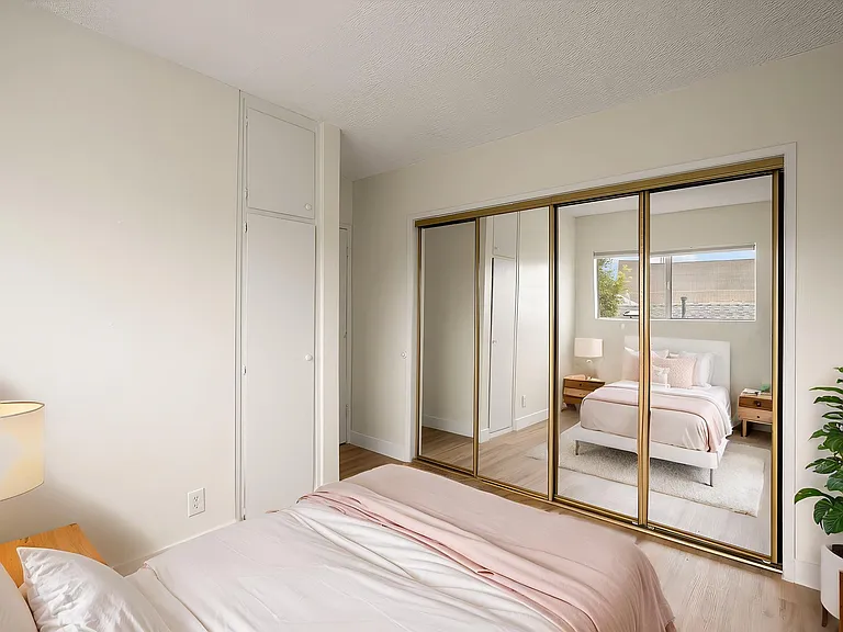 1315 Ocean Park Blvd #2 — Photo 16