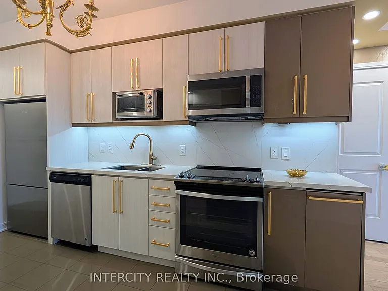 9201 Yonge St #1602 — Photo 25