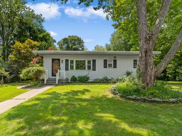 2 Milton Road, Waterford, CT 06375