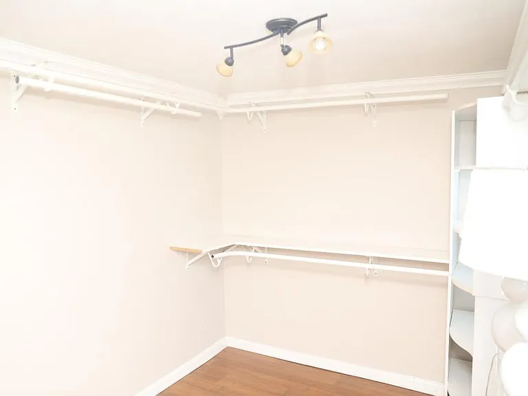 222 Dobson St — Photo 7