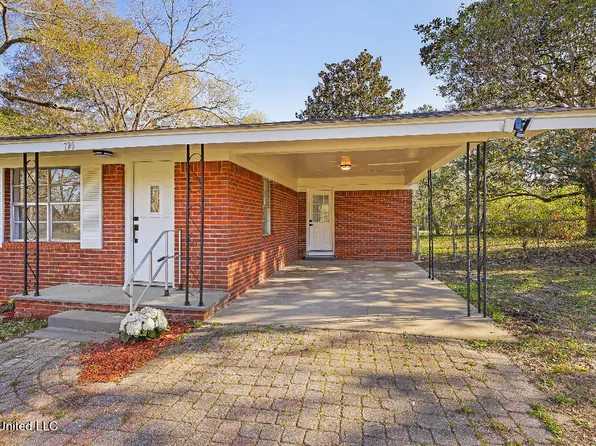 700 Bond Ave E, Wiggins, MS 39577